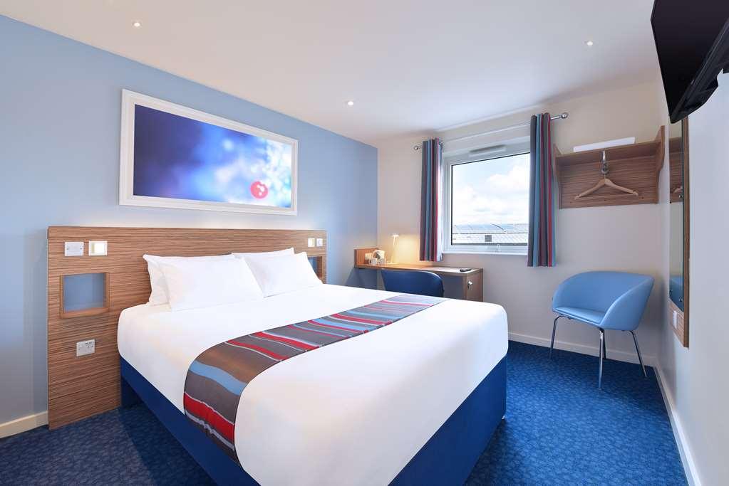 Travelodge London Feltham Room photo